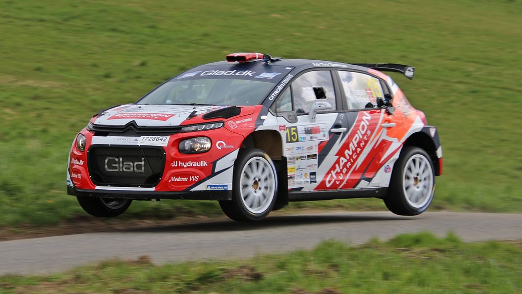 Kenneth Madsen og Mette Felthaus indledte sæsonen i Dansk Super Rally med en sejr i Rally Yding
(Foto: Allan Post Christiansen)